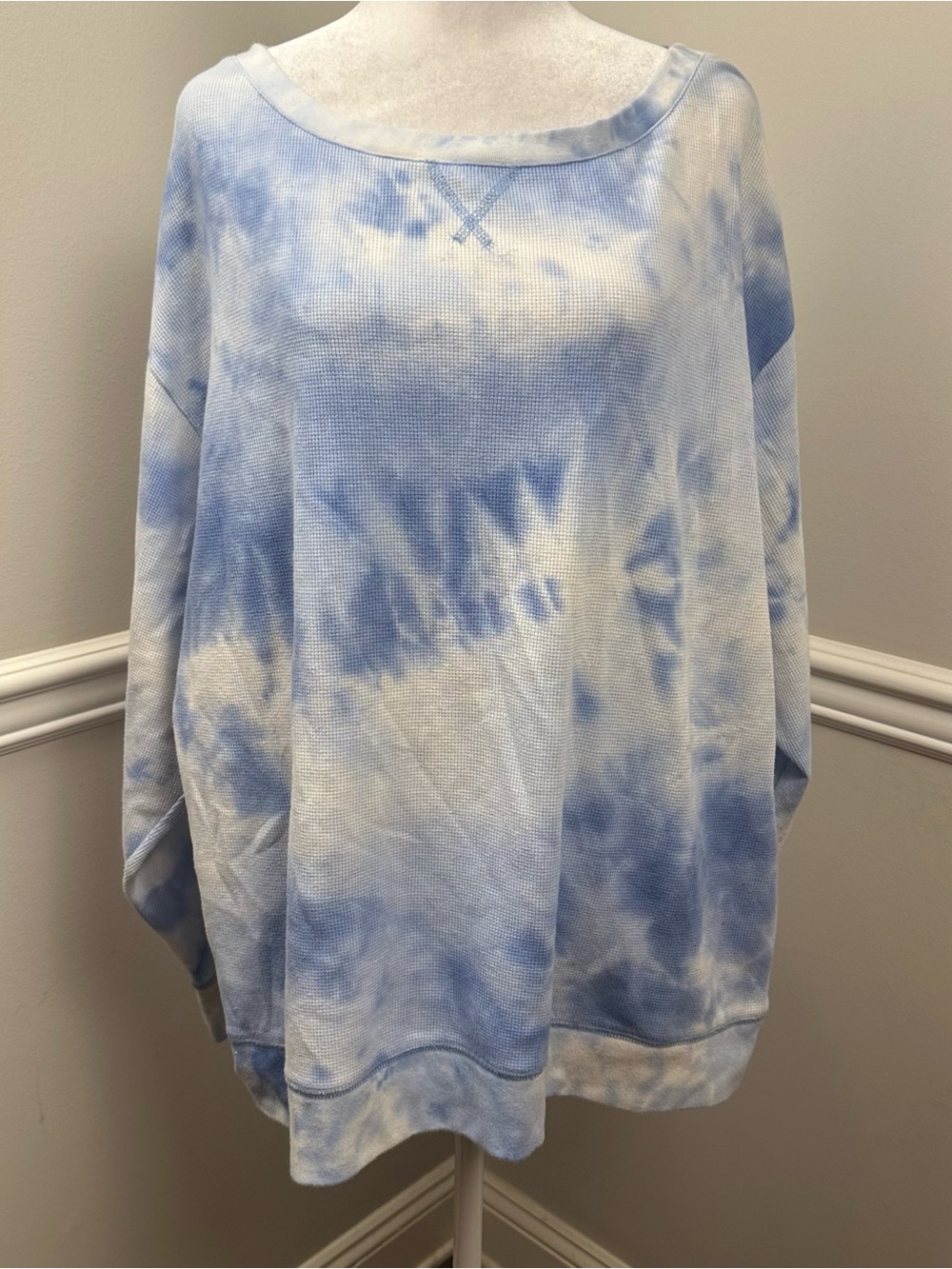Splendid Light Blue and White Tie-Dye Waffle-Knit Scoop-Neck Sweater XXL